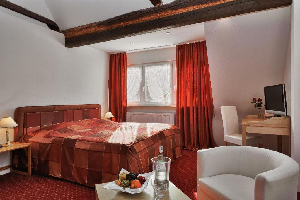 Jagdschloss Moenchbruch Mörfelden-Walldorf Kamer foto